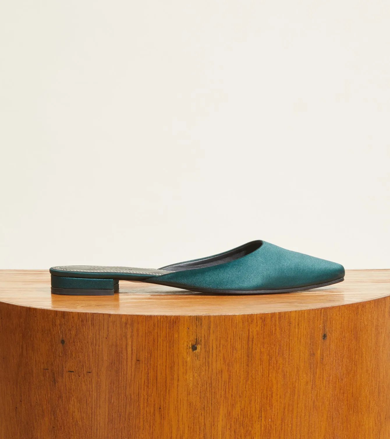 Comfy And Trendy Poolside Vibes Paz Satin