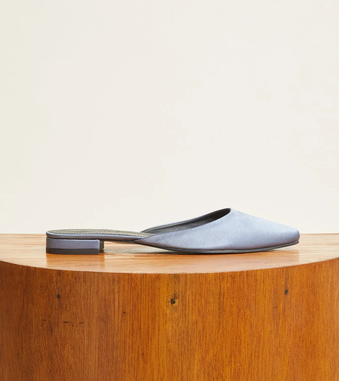 Paz Satin Ventilated Summer Footwear Style