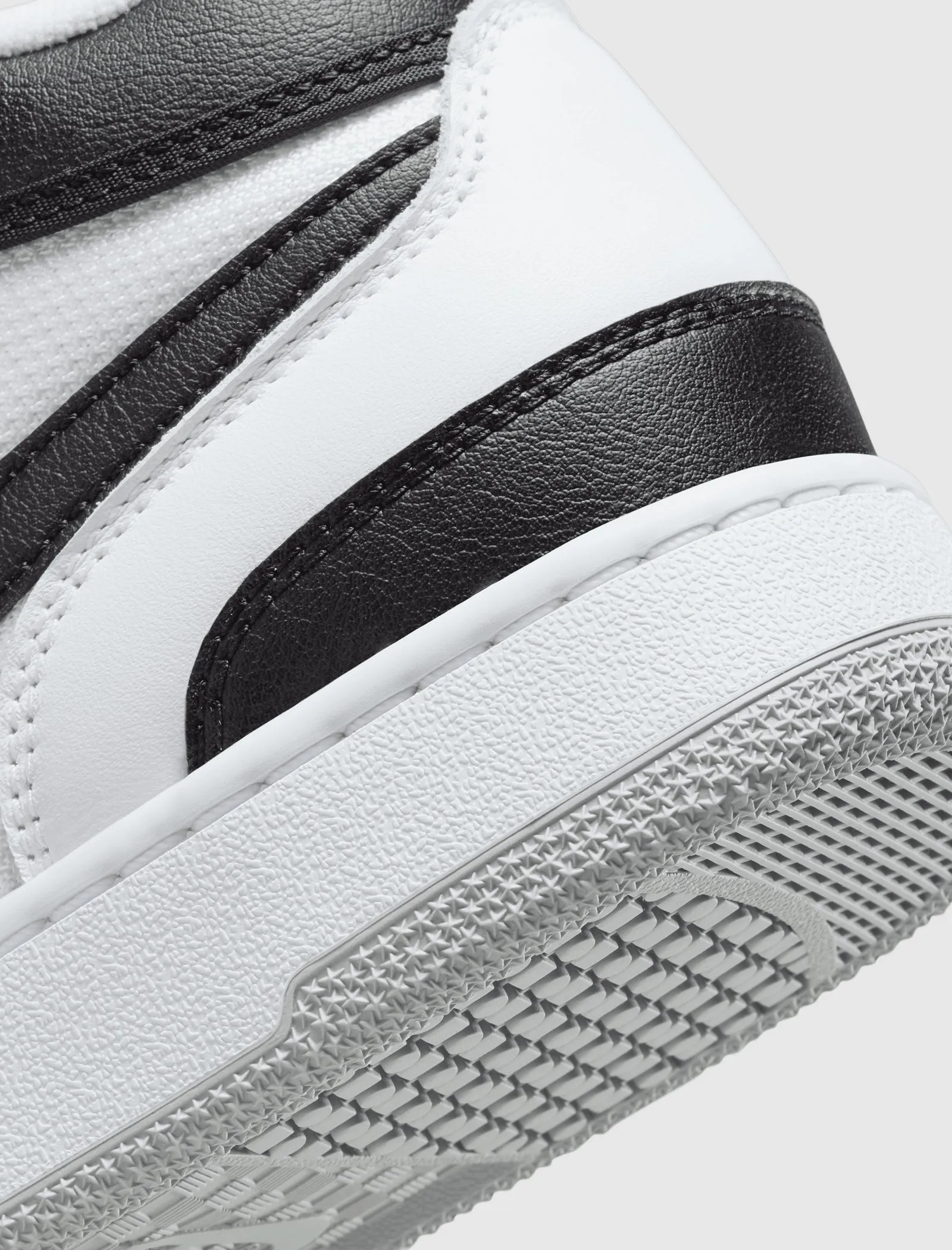 ATTACK "WHITE/BLACK" Skin Soft