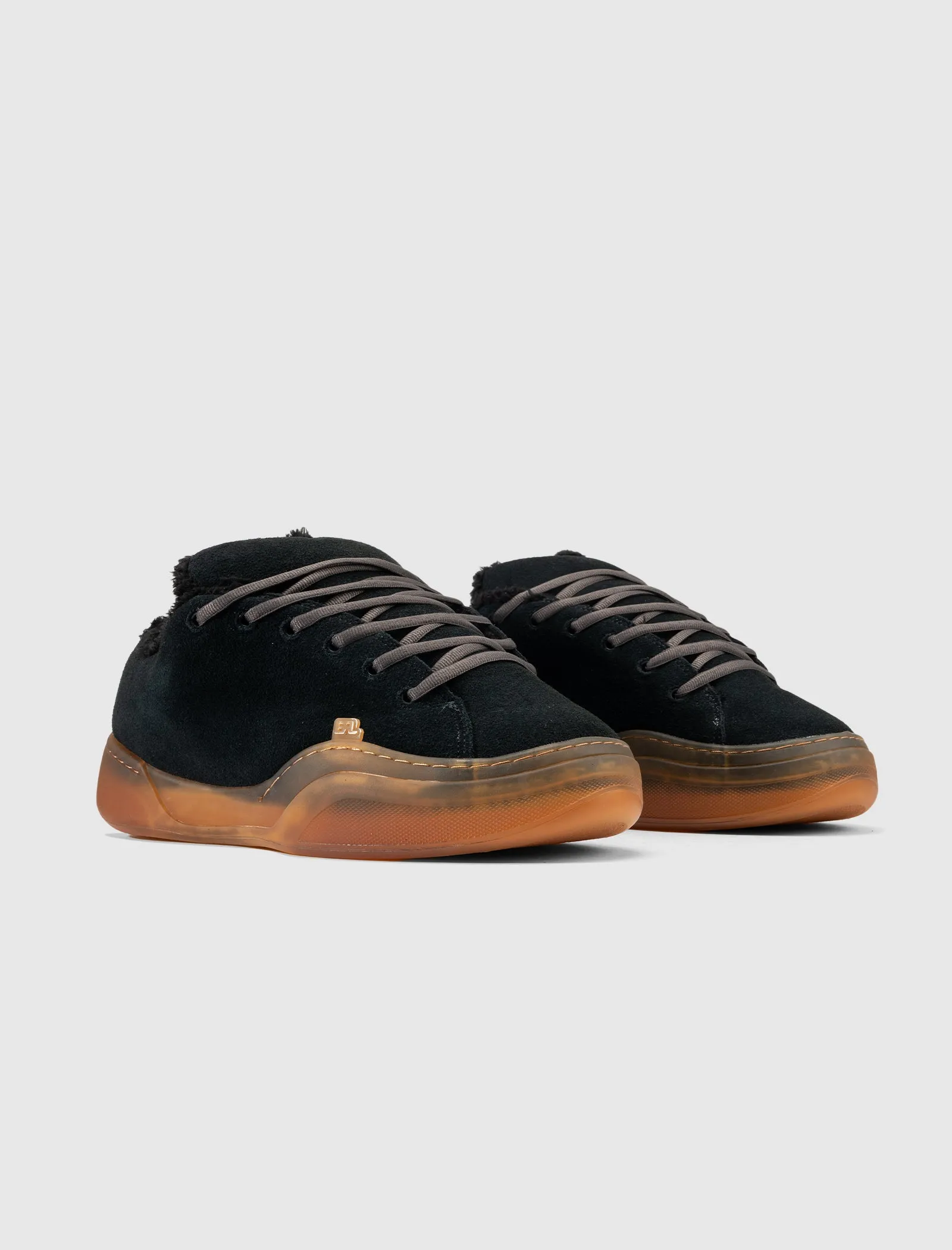 VAMP SKATE SNEAKER "PIRATE BLACK" Ergonomic Wellness Seekers Seamless Fit Running Errands
