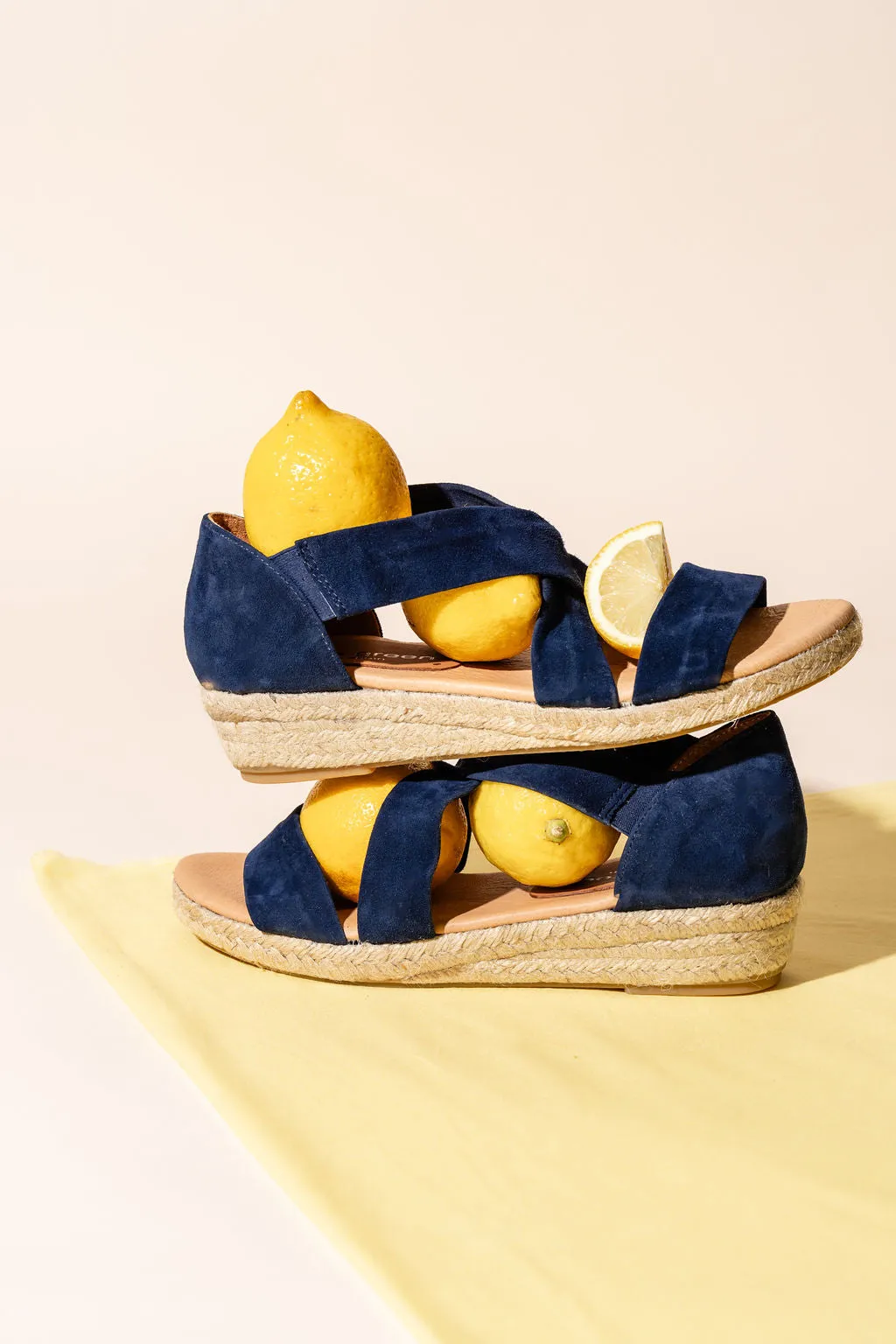 Eliza Criss-Cross Elastic Espadrille Sandal Winter Cozy Breathable Build