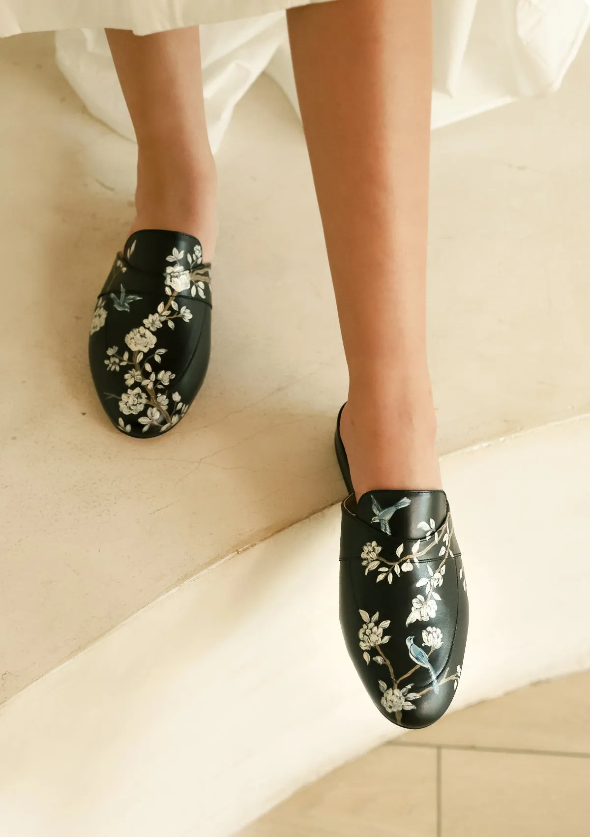 Premium Finish Japanese Garden Black Mule