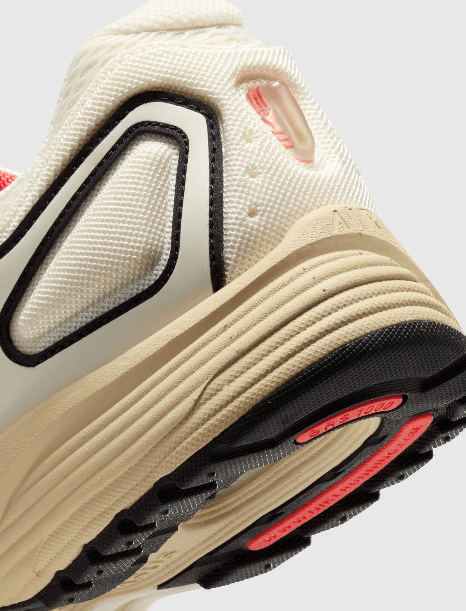 AIR PEGASUS WAVE "COCONUT MILK/PICANTE RED" Feather Light Urban Stroll
