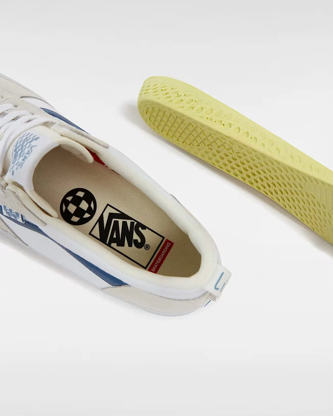 Classic Design Lightweight Fit Vans Skate Lizzie Low Skateboard Shoes - White / Light Blue
