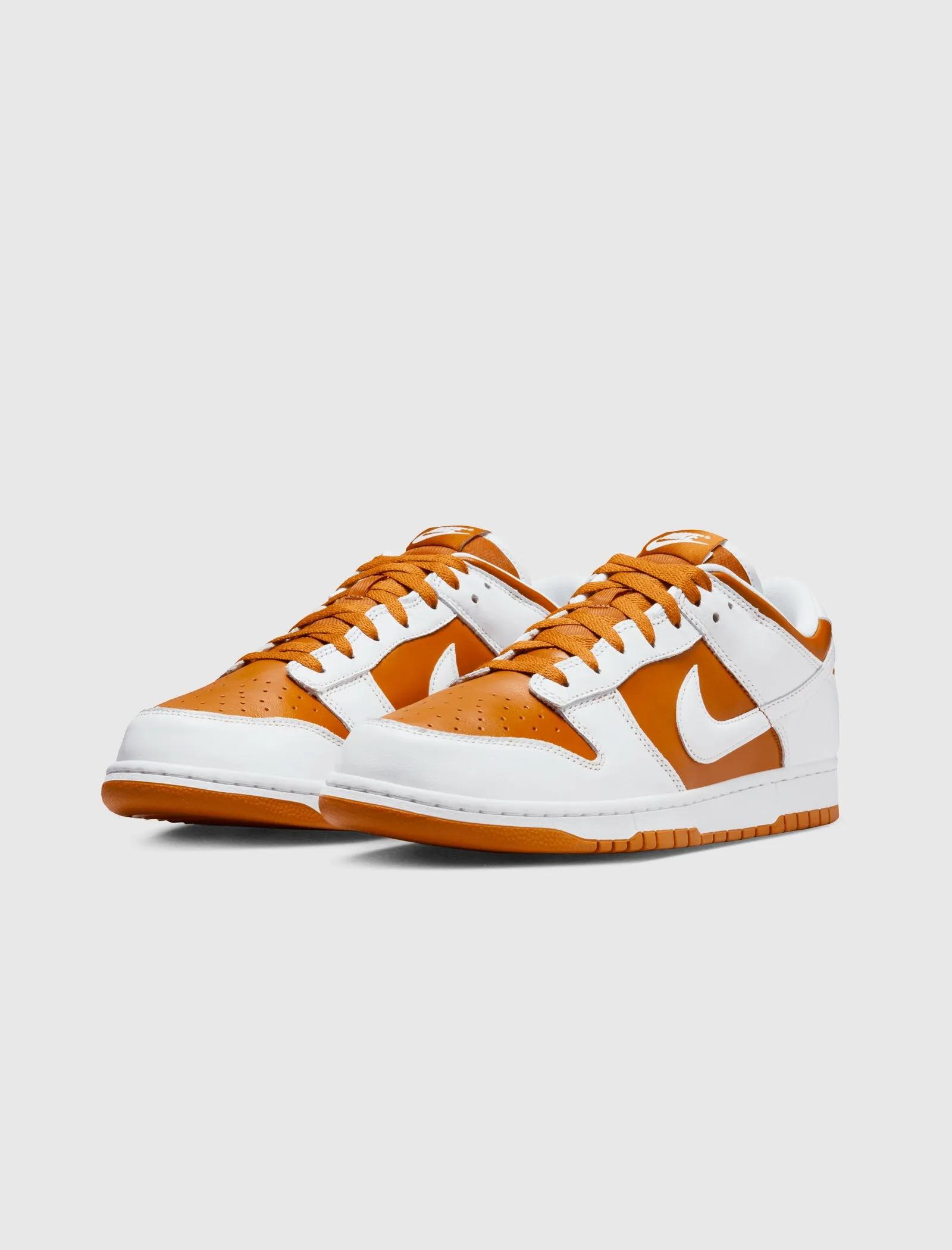 material Flexible Fit Frequent Travelers DUNK LOW "REVERSE CURRY"