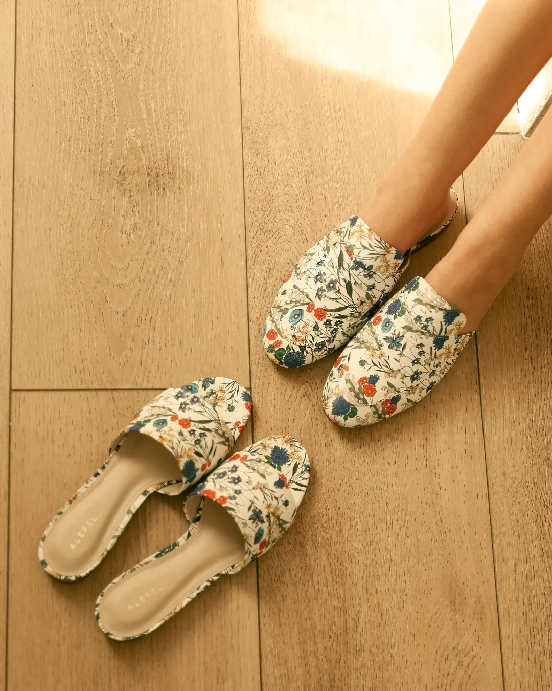 Multifloral White Mule Easy Slip Stay Relaxed