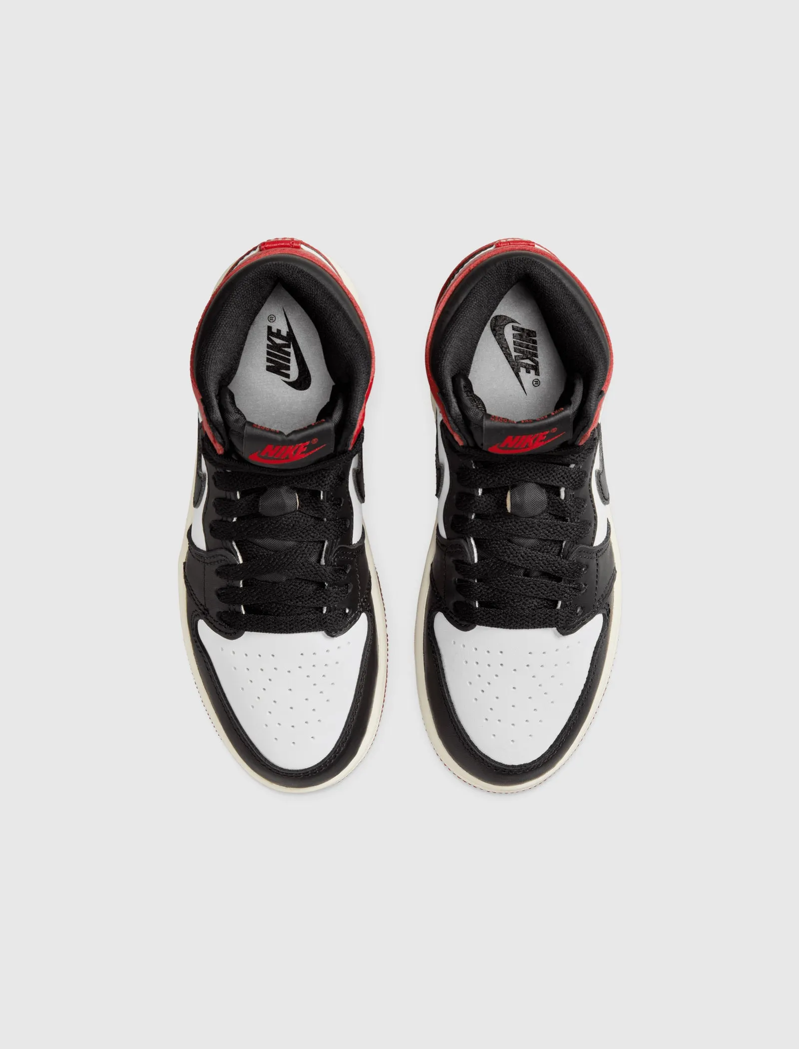 Story Glow AIR JORDAN 1 RETRO HIGH OG "BLACK TOE REIMAGINED" PS