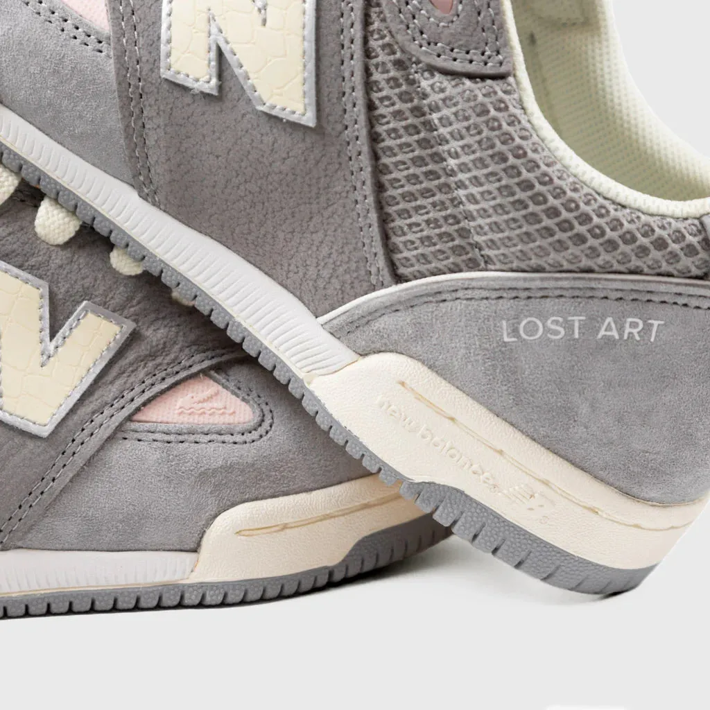 New Balance Numeric Tom Knox 600 X Lost Art Skateboard Shoes - Sea Salt / Grey Urban Trend Essential Wear