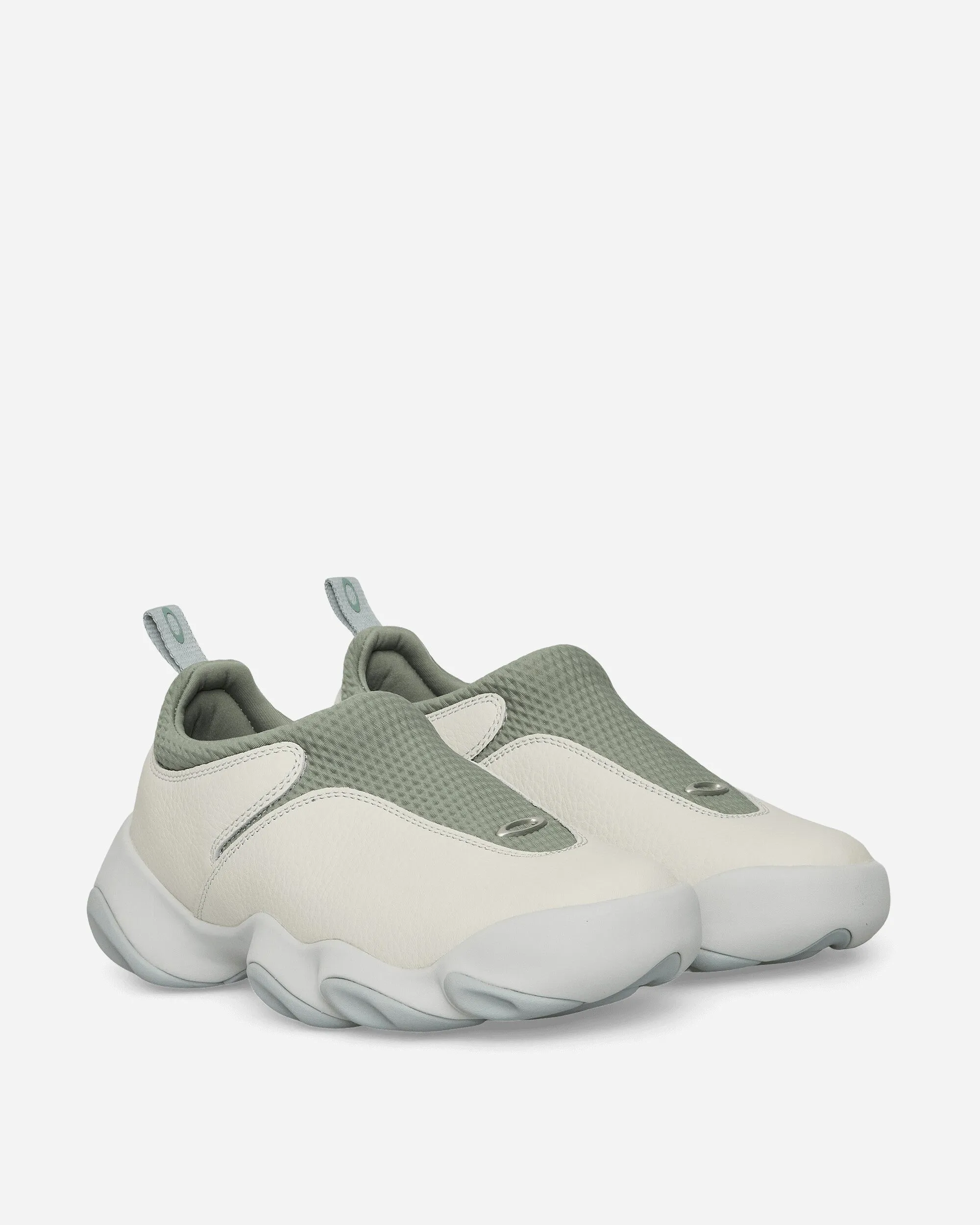 Walk Glide Fit Suede Flesh Sneakers Lily Pad / White