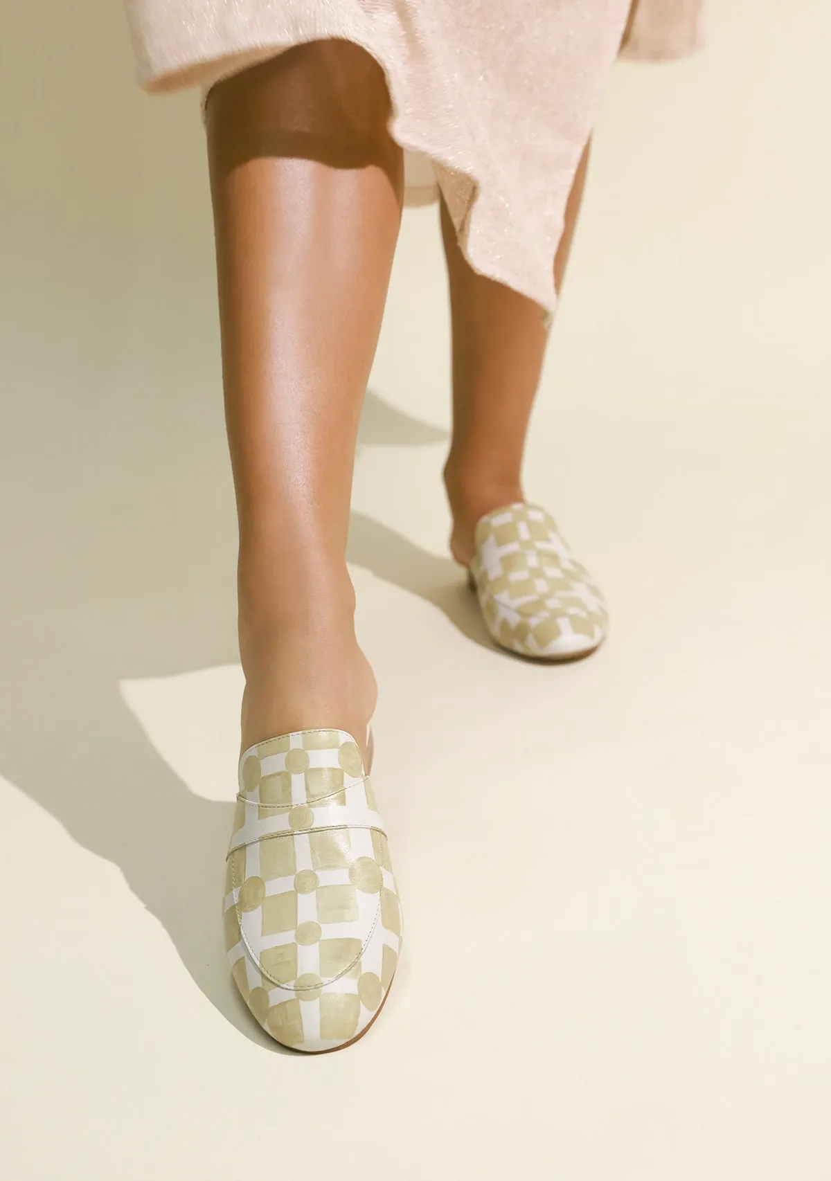 Comfortable Straps Geos White Mule