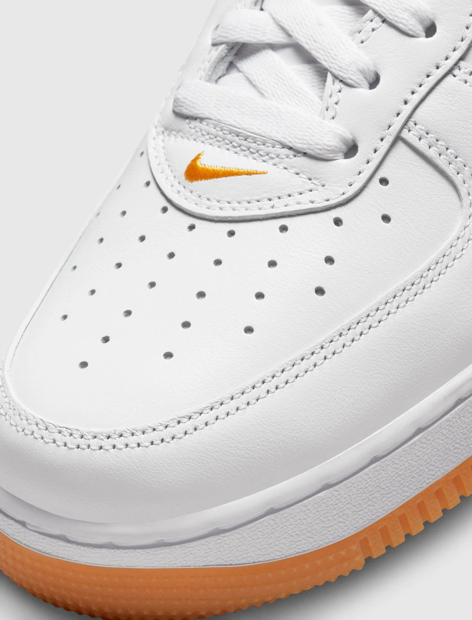 Party Mood AIR FORCE 1 LOW WATERPROOF "UNIVERSITY GOLD"