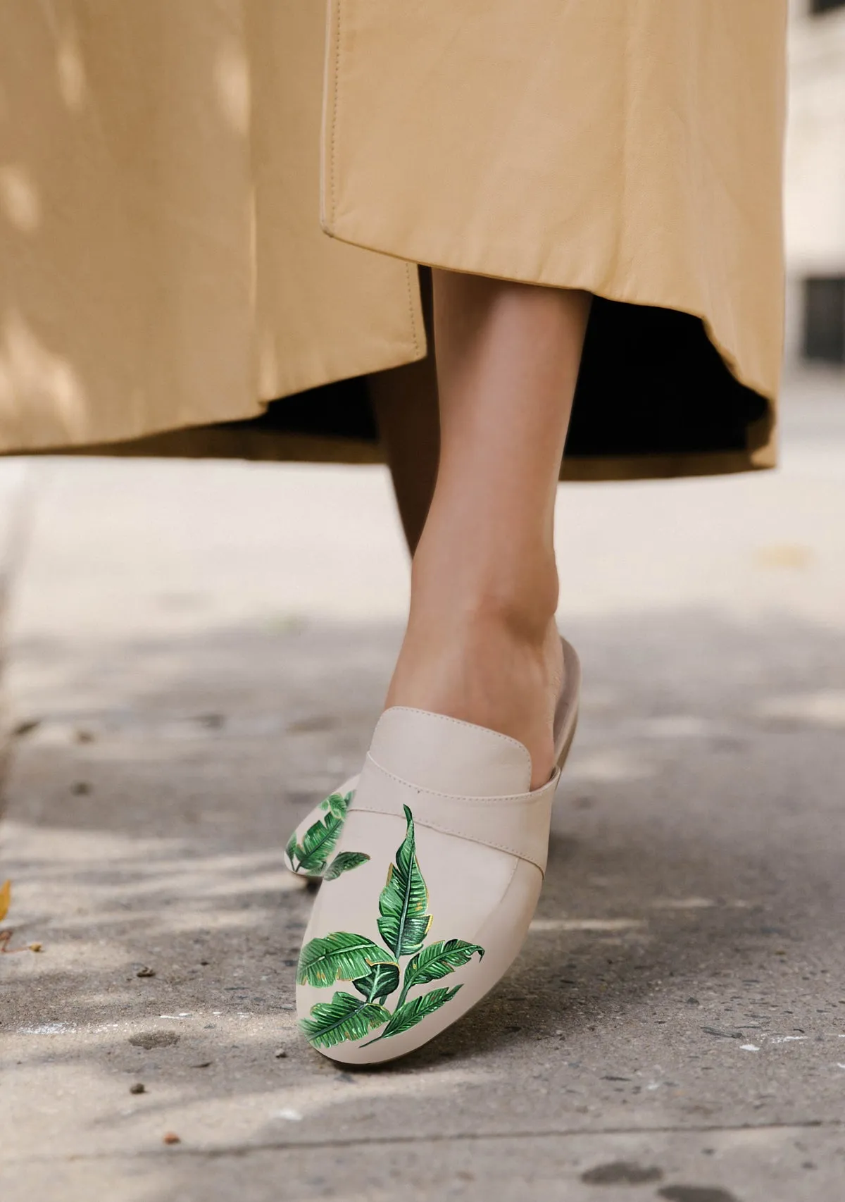 Flexible Straps heel cup Beige Mule Custom Design