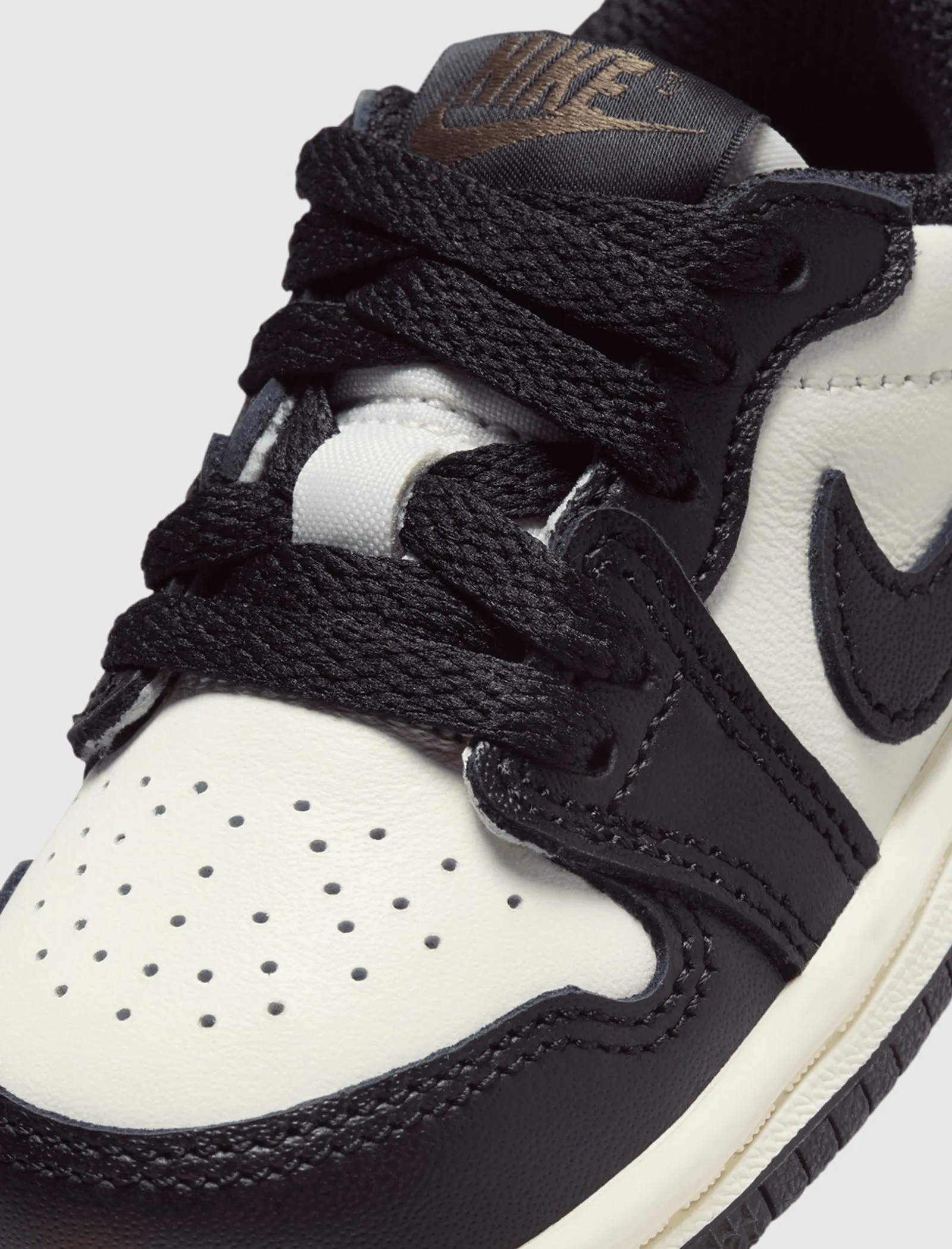 AIR JORDAN 1 LOW OG "DARK MOCHA" TD Ventilated Mesh Cold Weather Club Night