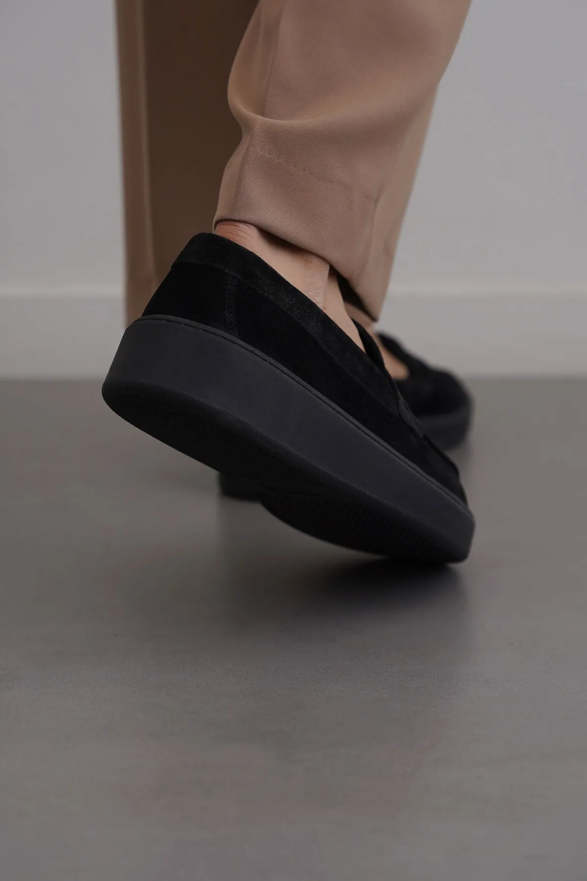 SUEDE LEATHER TASSEL LOAFERS Walk Hold Smart Flow