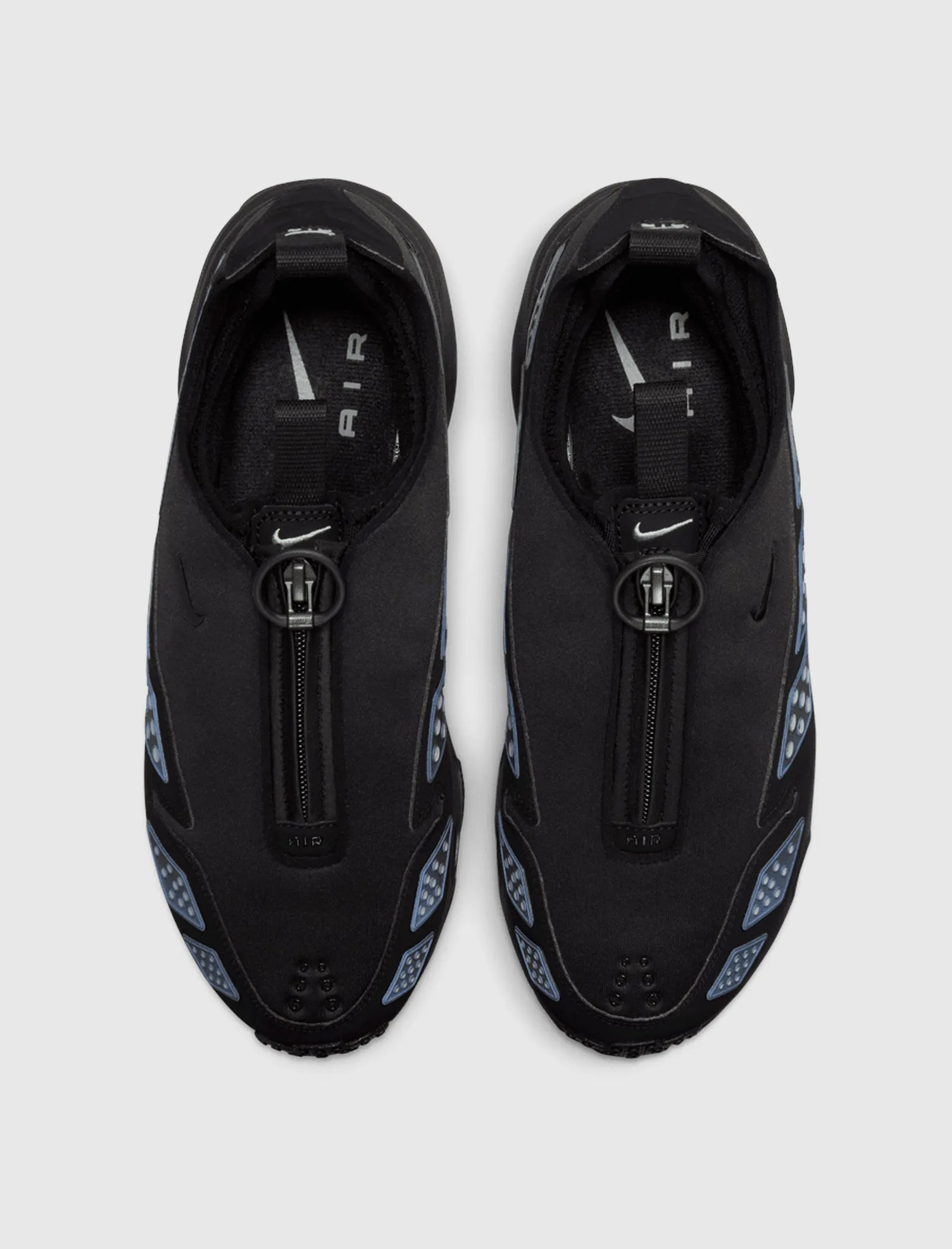 WOMEN'S AIR MAX SUNDER "BLACK/SILVER" Foam Lining Trail Running Pose Ready