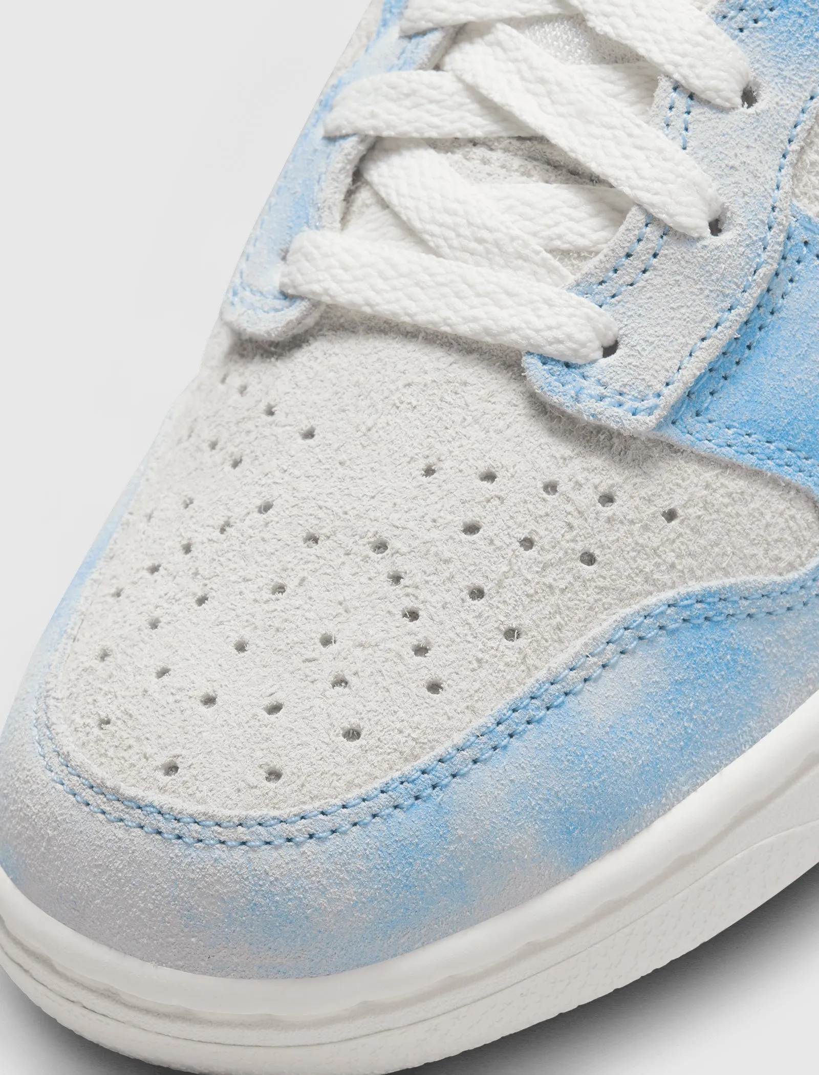 Leather Touch Clean Step WOMEN'S NIKE DUNK HIGH SE "CLOUDS"
