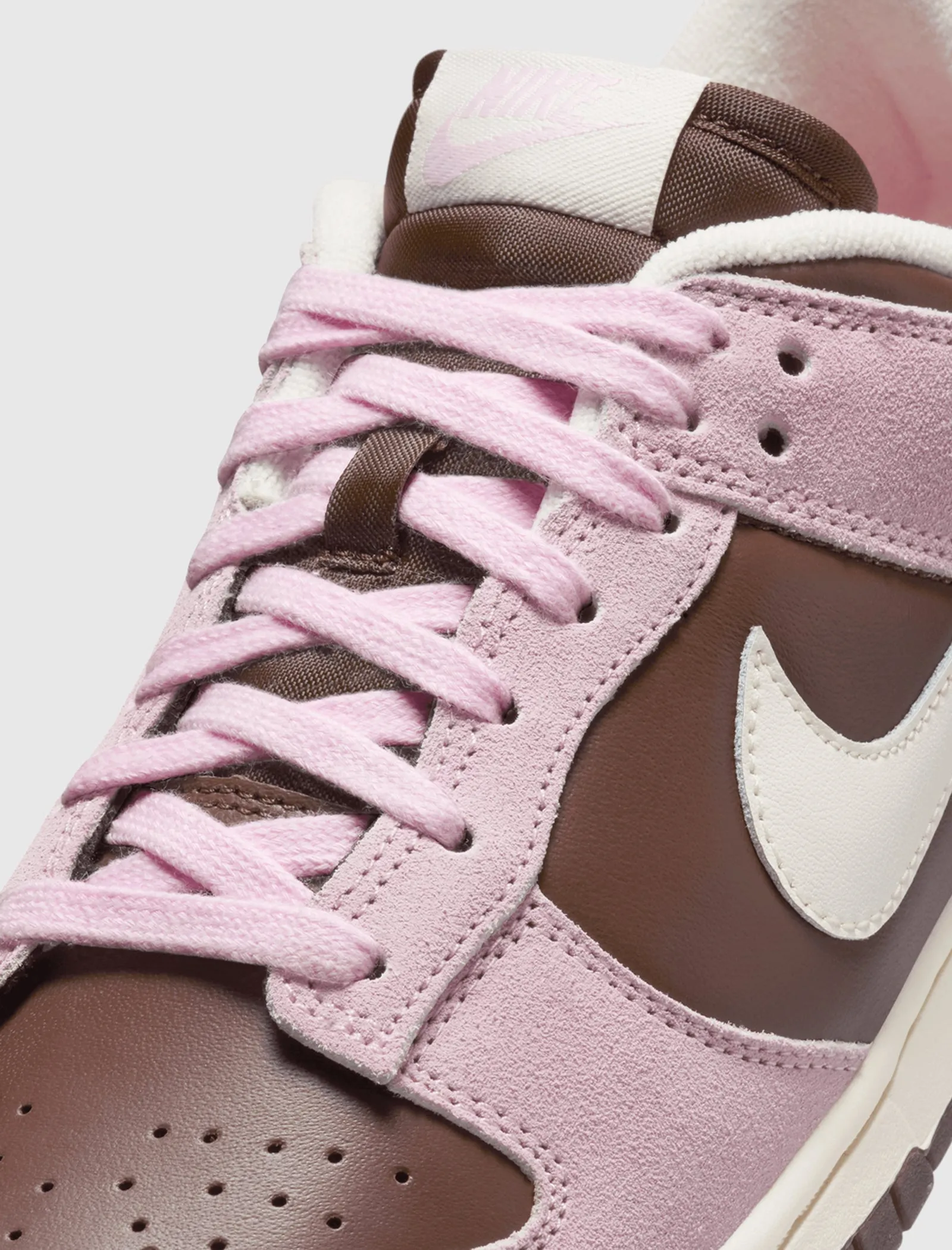 Matte Base Cushioned heel WOMEN'S DUNK LOW "NEOPOLITAN"