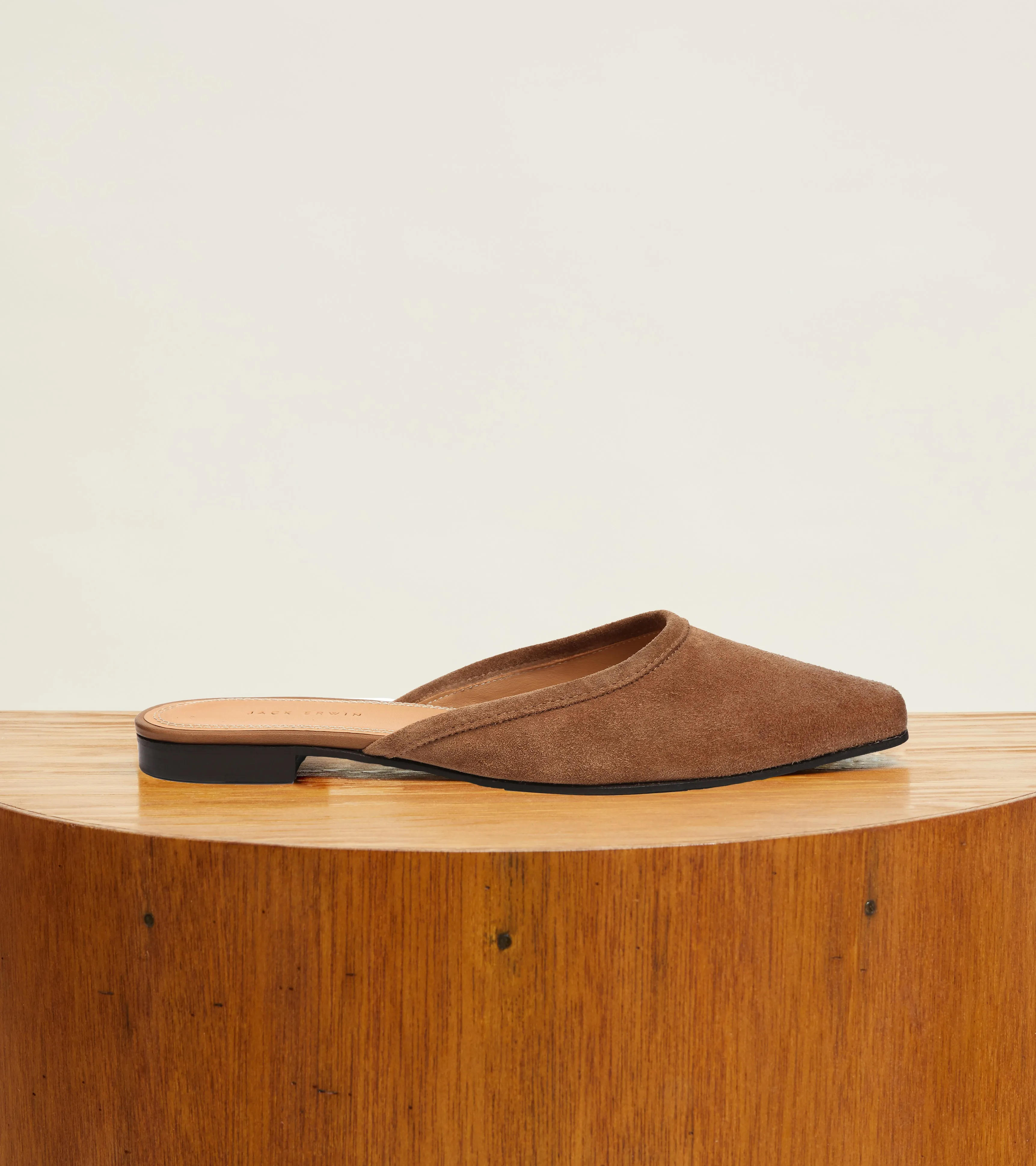 Paz Closed Toe Design Slip-On Sandals